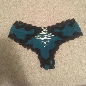 BUNDLE - Victoria’s Secret Underwear medium